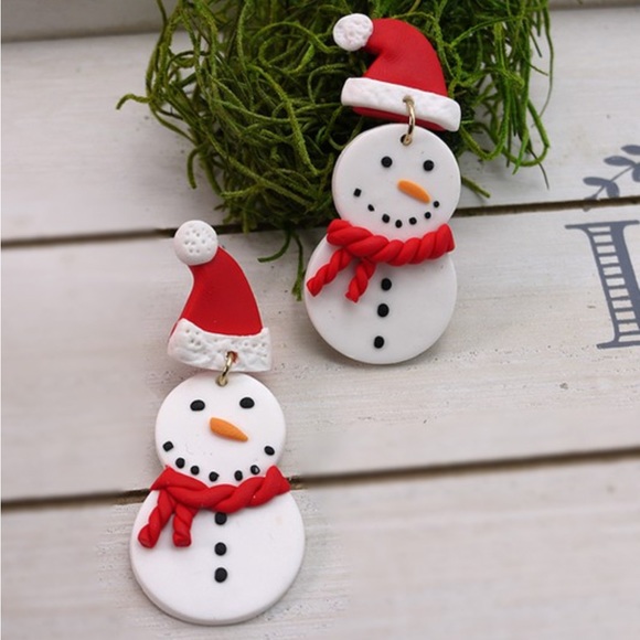 New Christmas Frosty the Snowman Handcrafted Polymer Clay Earrings - Picture 1 of 11
